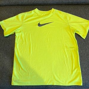 Nike Dri-Fit athletic T-shirt for boys XL in bright yellow.